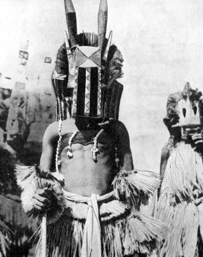 Ylämaan asukkaiden visiiroitu naamio, Afrikka, 1936. tekijältä Wide World Photos