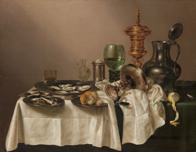 Asetelma kullatulla kupilla Asetelma kullatulla pikarilla tekijältä Willem Claesz. Heda