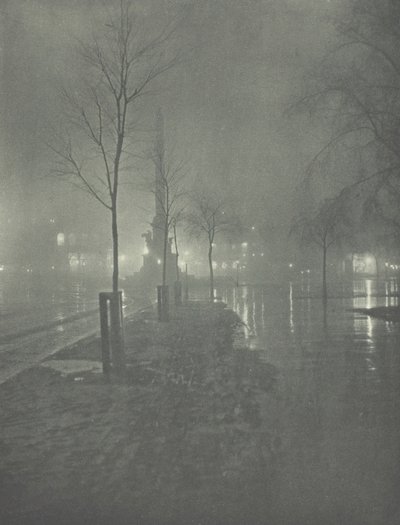 Wet Night, Columbus Circle, New York, n. 1897. tekijältä William A. Fraser