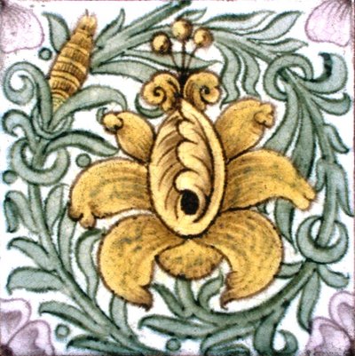 Kukkakuvioitu laatta (keraaminen) tekijältä William de Morgan