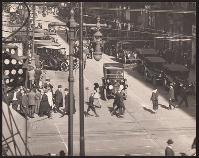 Kuudes katu Olive Streetiltä pohjoiseen tekijältä William G. Swekosky