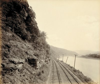 Cathedral Rocks, Susquehanna-joen varrella lähellä Meshoppenia, Lehigh Valley Railroadin puolesta. tekijältä William H. Rau