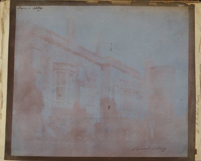 Lacockin luostarin eturintama ja Sharingtonin torni tekijältä William Henry Fox Talbot