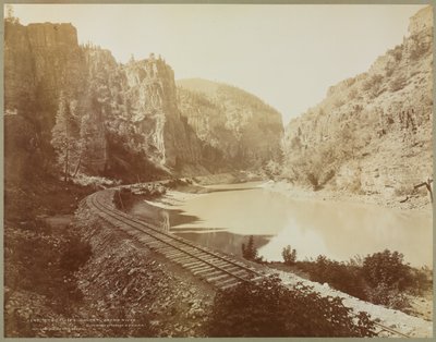 Echo Cliffs, Canyon of the Grand River, Glenwood Extension, Colorado, 1885. tekijältä William Henry Jackson