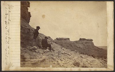 [Fortification Rocks (tai Castle Augur) Chugwaterjoen varrella, Wyomingissa] tekijältä William Henry Jackson