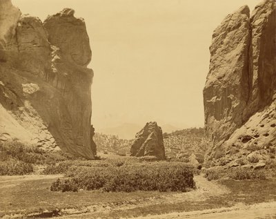 Garden of the Godsin portti ja Pikes Peak tekijältä William Henry Jackson