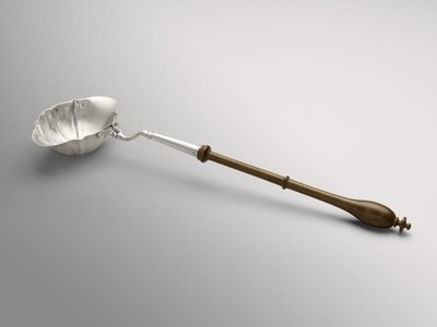 Punch tai Toddy Ladle, c. 1754-1785 (hopeaa ja tuntematonta puuta) tekijältä William Hollingshead