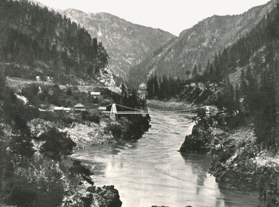 Kalliovuoret: Fraser Canyon ja Cariboo Road Bridge, lähellä Spuzzumia, Kanada, 1895. tekijältä William Notman and Son