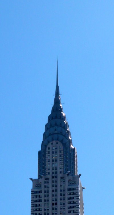 Chrysler Building on Art Deco -tyylinen pilvenpiirtäjä New Yorkissa, Manhattanin itäpuolella. 1930 valmistunut tekijältä William Van Alen
