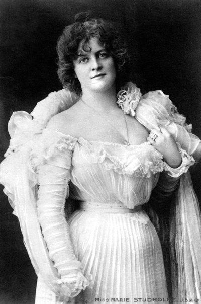 Marie Studholme 1875-1930, englantilainen näyttelijä, 1900-luku. tekijältä William and Daniel Downey