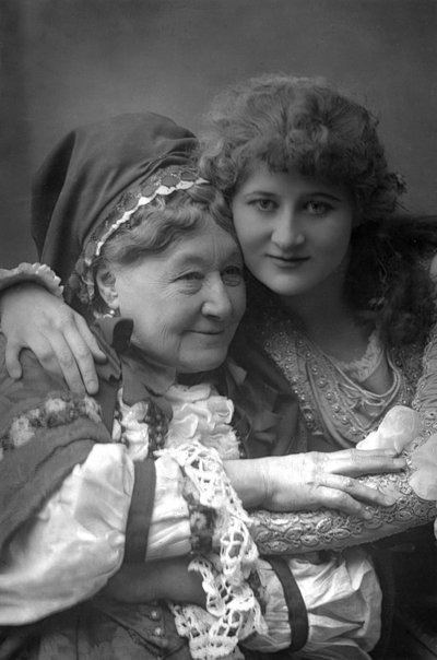 Mary Anderson 1859-1940, yhdysvaltalainen näyttelijä ja rouva Stirling, 1890. tekijältä William and Daniel Downey