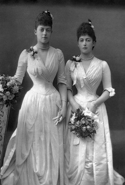 Walesin prinsessat Victoria 1868-1935 ja Maud 1869-1938, 1890. tekijältä William and Daniel Downey