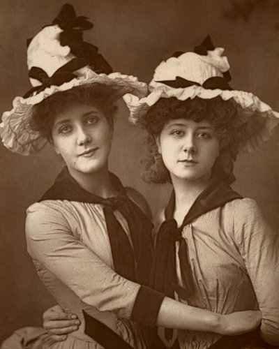 Two Roses, Maude Millett ja Annie Hughes, brittiläiset näyttelijät, 1888 tekijältä William and Daniel Downey