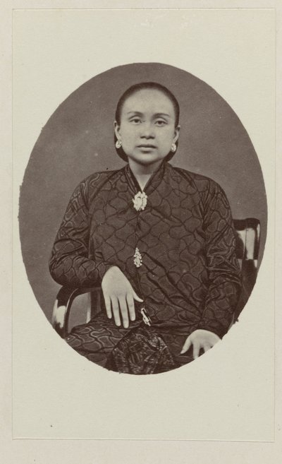 Ratoe van Pakoe Boewono IX:n vaimo, Susuhunan van Surakarta tekijältä Woodbury and Page