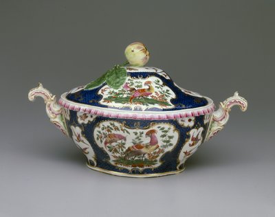 Tureen, noin 1780 tekijältä Worcester Porcelain Manufactory