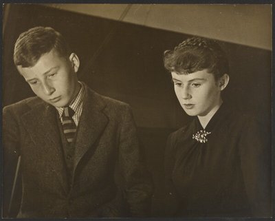 [Sandy ja Belinda Brook] tekijältä Yasuo Kuniyoshi