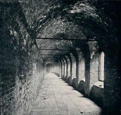 The Cloisters, Charterhouse, Lontoo, 1903 tekijältä York and Son