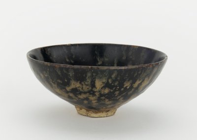 Teekulho, Jiangxin maakunta, 1200-luvun loppu - 1300-luvun loppu (keraaminen) tekijältä Yuan Dynasty Chinese School