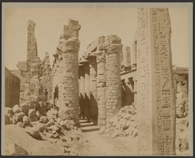 Karnak, obeliski Tuthmes 1. ja hallin pylväikkö [laittomasti] tekijältä Zangaki