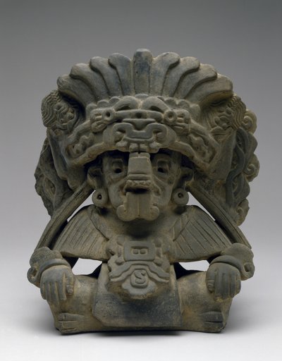 Urna, jossa istuva esi-isä, 600-900 jKr (keramiikka lippalla) tekijältä Zapotec Zapotec