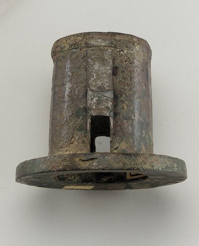 Vaunujen kiinnitys: akselikanta (pronssi) tekijältä Zhou Dynasty Chinese School