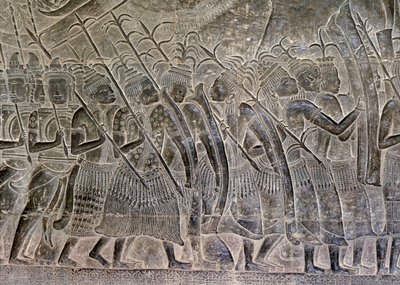 Angkor Wat, Angkor, Kambodža 1100-luvun alku ja myöhemmät lisäykset. Tämä gallerian reliefien yksityiskohta näyttää thai-ihmisten marssivan khmerien armeijan liittolaisena tekijältä Hippolyte Lalaise Devéria