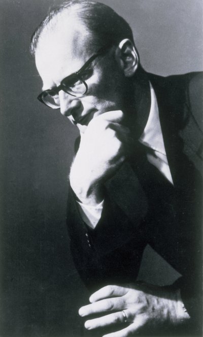 Arthur C Clarke, brittiläinen tieteiskirjailija ja keksijä tekijältä Frederick (attr. to) Barnard