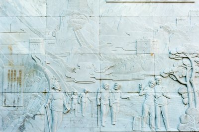 Marmorireliefi, joka kuvaa ihmisiä; Great Wall; Jinshanling osa; Kiinan kansantasavalta tekijältä Frederick (attr. to) Barnard