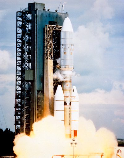 Avaruusalus, USA, Voyager Voyager 1 -avaruusaluksen laukaisu, 5. syyskuuta tekijältä Frederick (attr. to) Barnard