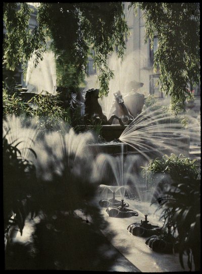 Neptunuksen suihkulähde, Cheltenham, n. 1910 tekijältä Frederick (attr. to) Barnard