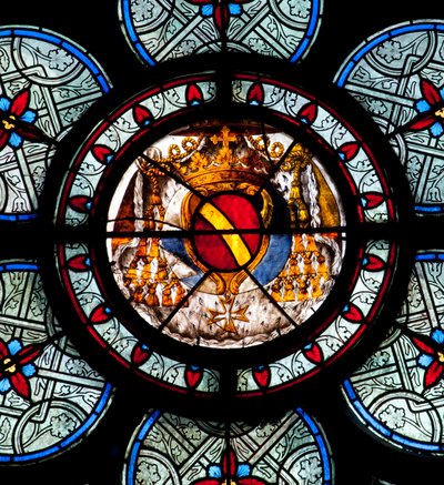Noaillesin kappelin toisen ikkunan tärykalvon okulus, kardinaalin käsivarret, Jean Le Vieilin 1700-luvun puolivälissä maalaama. Cathedrale Notre Dame de Paris - Paris 4 - XIII, XIII, XIX, kuntoutus Vi tekijältä . .