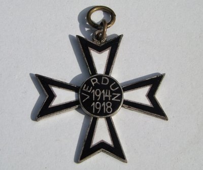Verdunin ristin risti Verdunin taistelun muistoksi tekijältä decorations and medals Orders