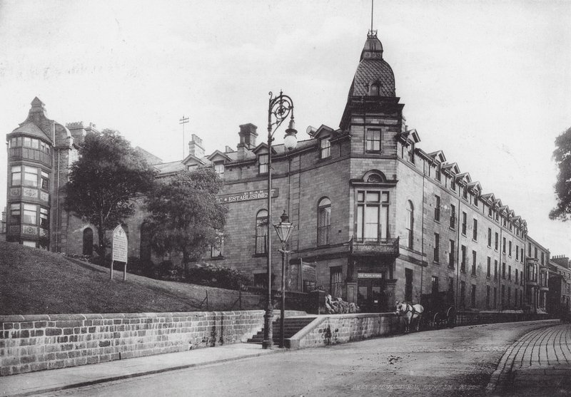 Buxton: Peak Hydropathic (s/w-kuva). tekijältä (after) English photographer
