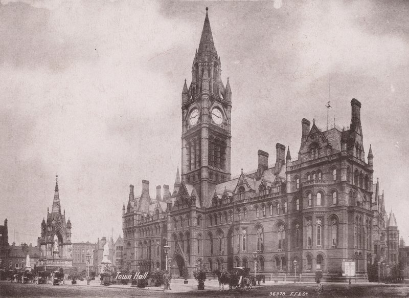 Manchester: Town Hall (s/w valokuva) tekijältä (after) English photographer