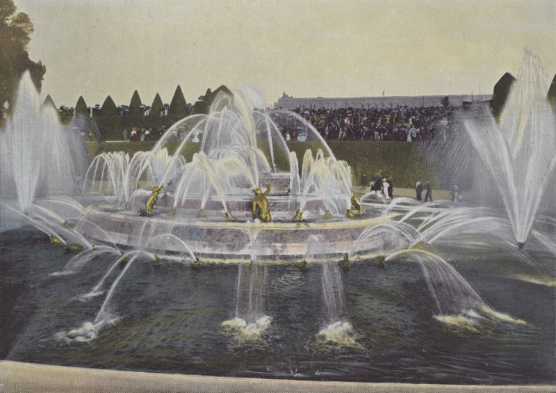 Latona Fountain (värillinen kuva) tekijältä (after) French Photographer