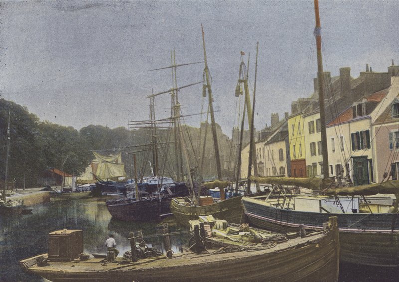 Belle-Ile-en-Mer, Port de Palais (värillinen kuva) tekijältä (after) French Photographer