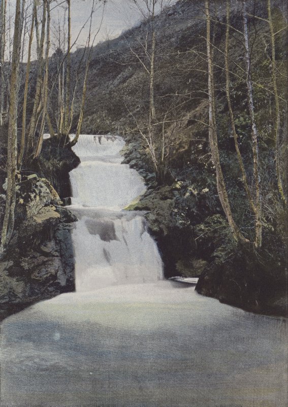 Cascade du Benet, pres Murat (värillinen kuva) tekijältä (after) French Photographer