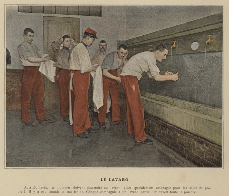 Le Lavabo (värillinen kuva) tekijältä (after) French Photographer