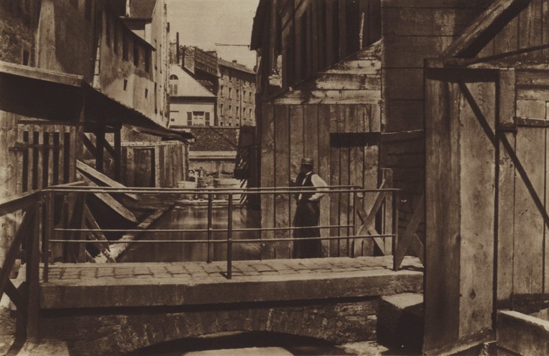 Bievren rannat rue des Gobelins -kadun alaosassa (m/w kuva) tekijältä (after) French Photographer
