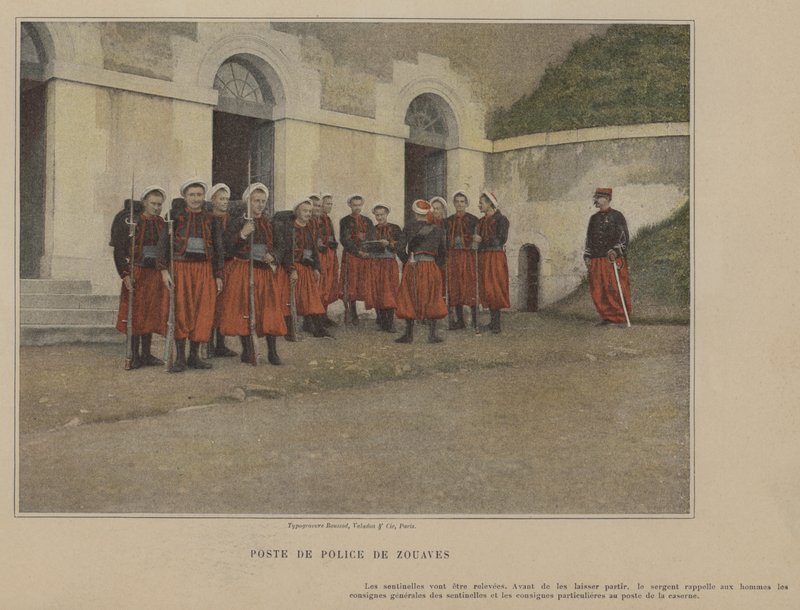 Zouavesin poliisiasema (värillinen kuva) tekijältä (after) French Photographer