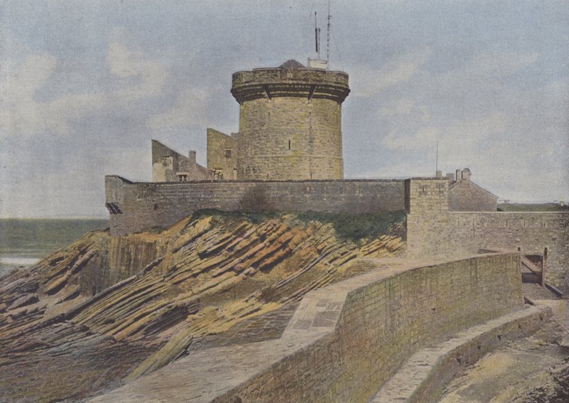 Saint-Jean de Luz, Socoa Tower (värillinen kuva) tekijältä (after) French Photographer
