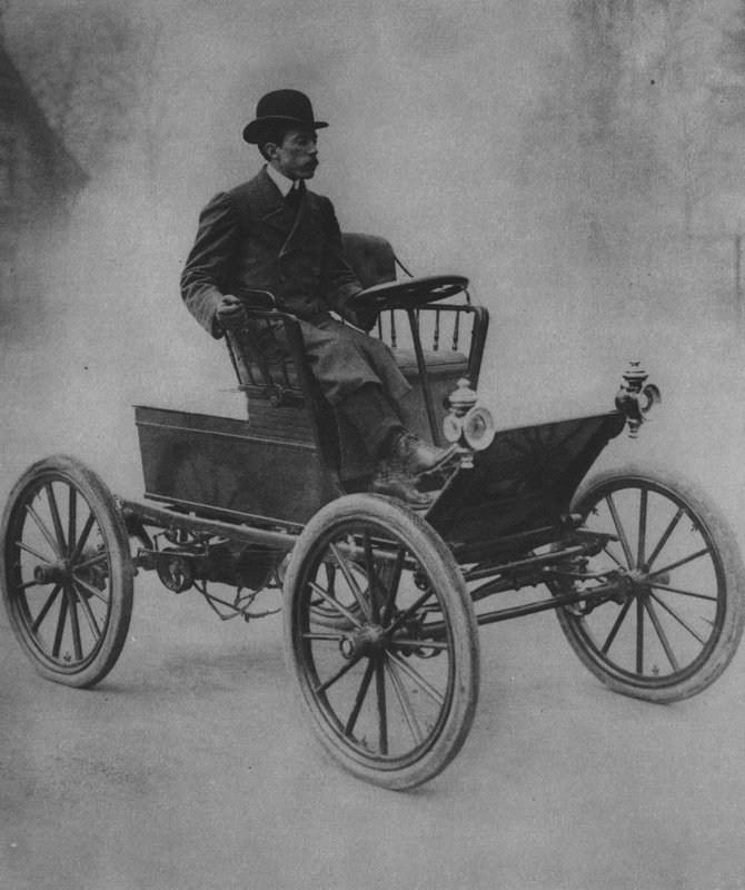 Santos Dumont ajamassa autoaan (m/w kuva) tekijältä (after) French Photographer