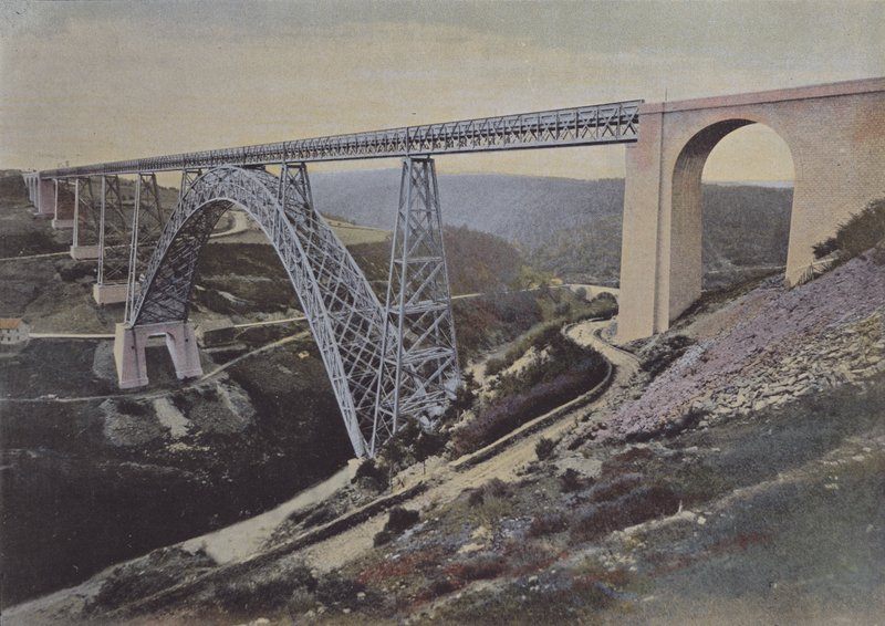 Garabit Viaduct (värillinen kuva) tekijältä (after) French Photographer