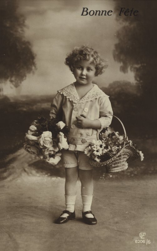 Syntymäpäiväkortti pienen pojan kanssa tekijältä French Photographer
