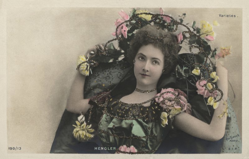 Flora Hengler tekijältä French Photographer