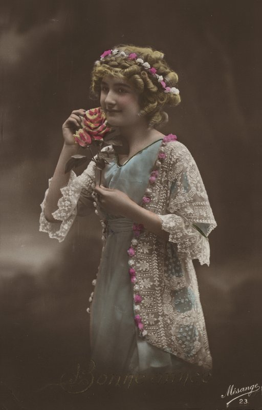 Tyttö kukkien kanssa tekijältä French Photographer