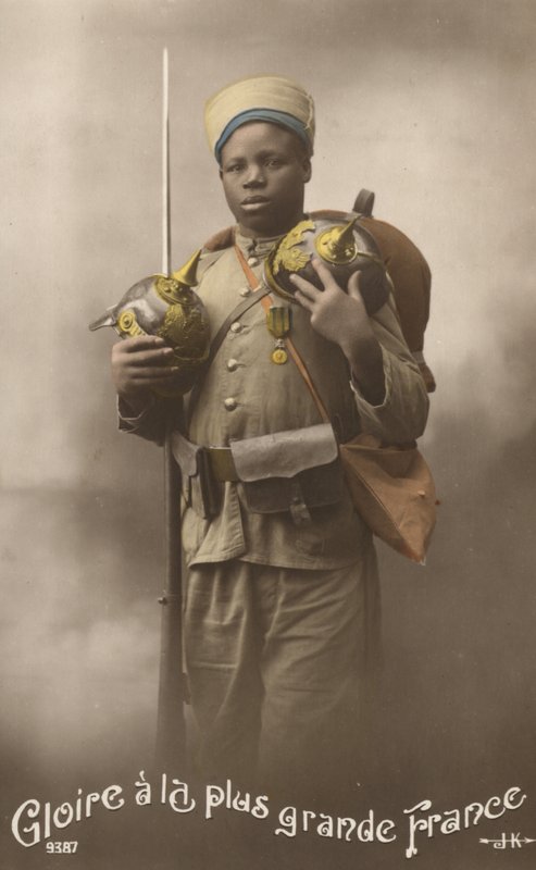 Senegalilainen sotilas tekijältä French Photographer