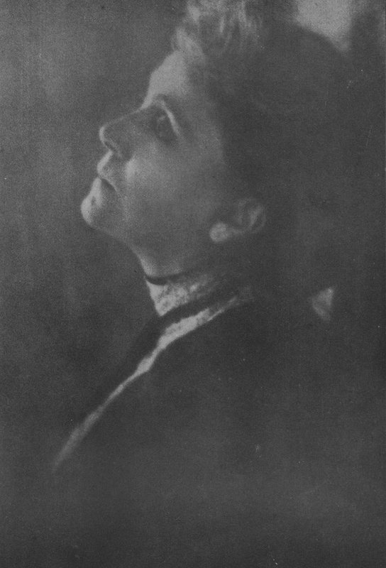 Rouva Eleonora Duse (valkoinen kuva) tekijältä Adolf de Meyer
