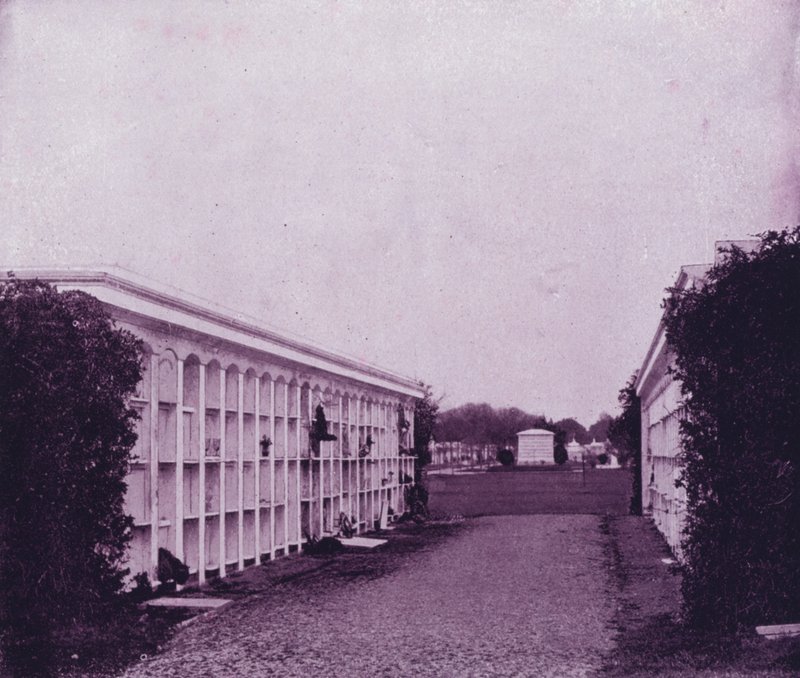Avenue of Tombs Washingtonin hautausmaalla, New Orleansissa (m/v kuva) tekijältä American Photographer (after)