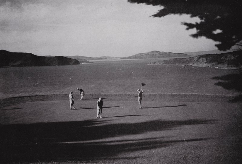 Kalifornia: San Francisco, Lincoln Park, näkymät Golden Gatelle, merelle ja kaupunkiin (m/w kuva) tekijältä American Photographer (after)